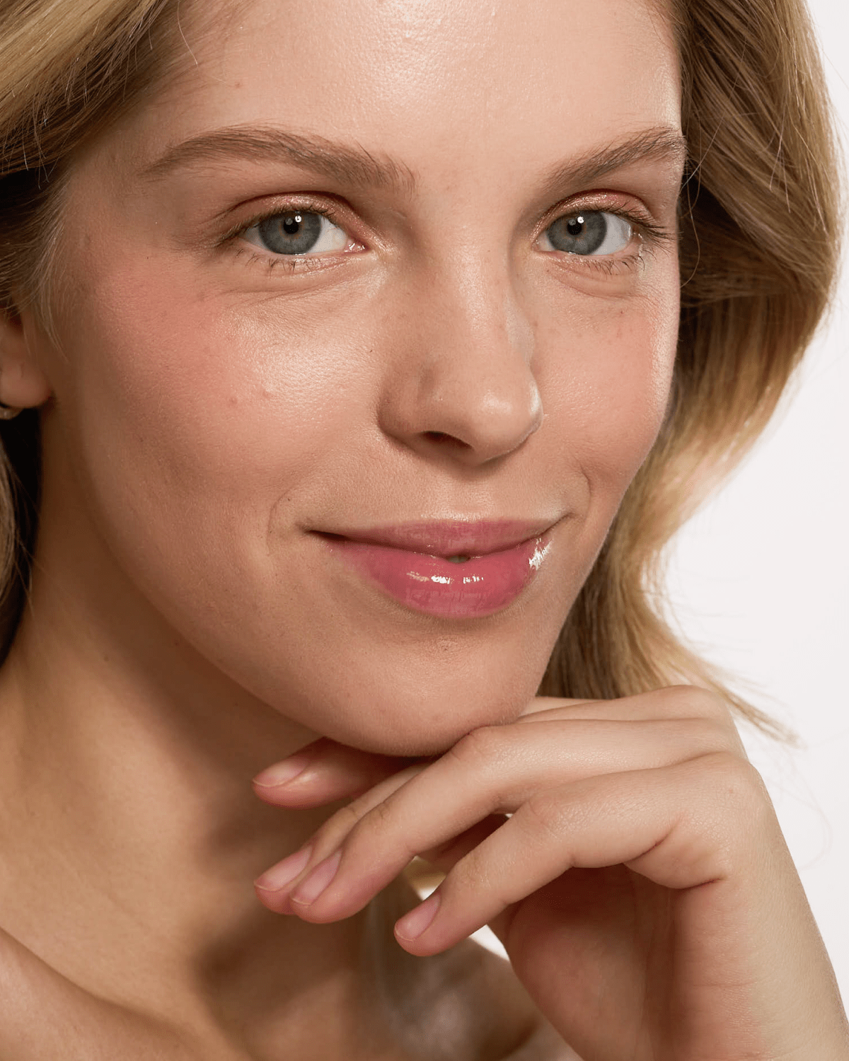 Lipss - Lipper Gloss “Kyiv Cake” – Inspired by the sweetness of Kyiv