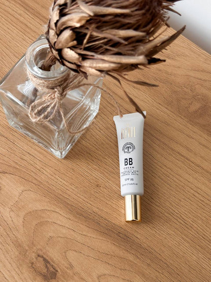 Sali di ischia - Hydrating BB Cream SPF 25 – light Coverage